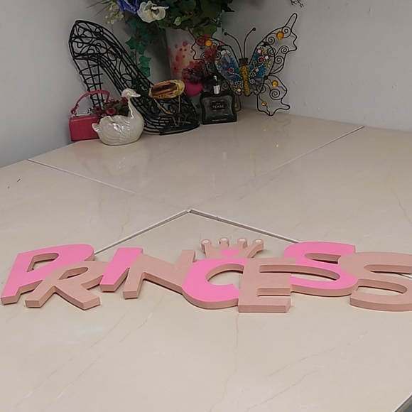 🔴 Pink Glittery Princess Wooden Wall Art - Picture 3 of 6